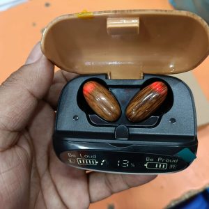 M35 যেমন স্টাইলিশ তেমন কোয়ালিটি